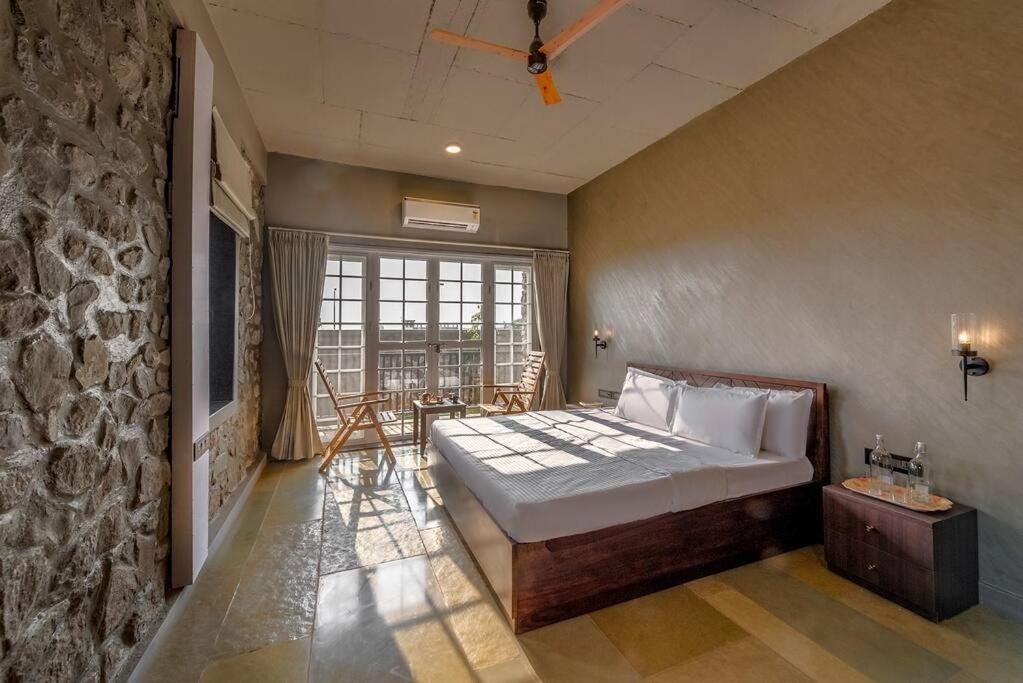 Stone Mansion By Phoenix Stays Igatpuri Exterior photo