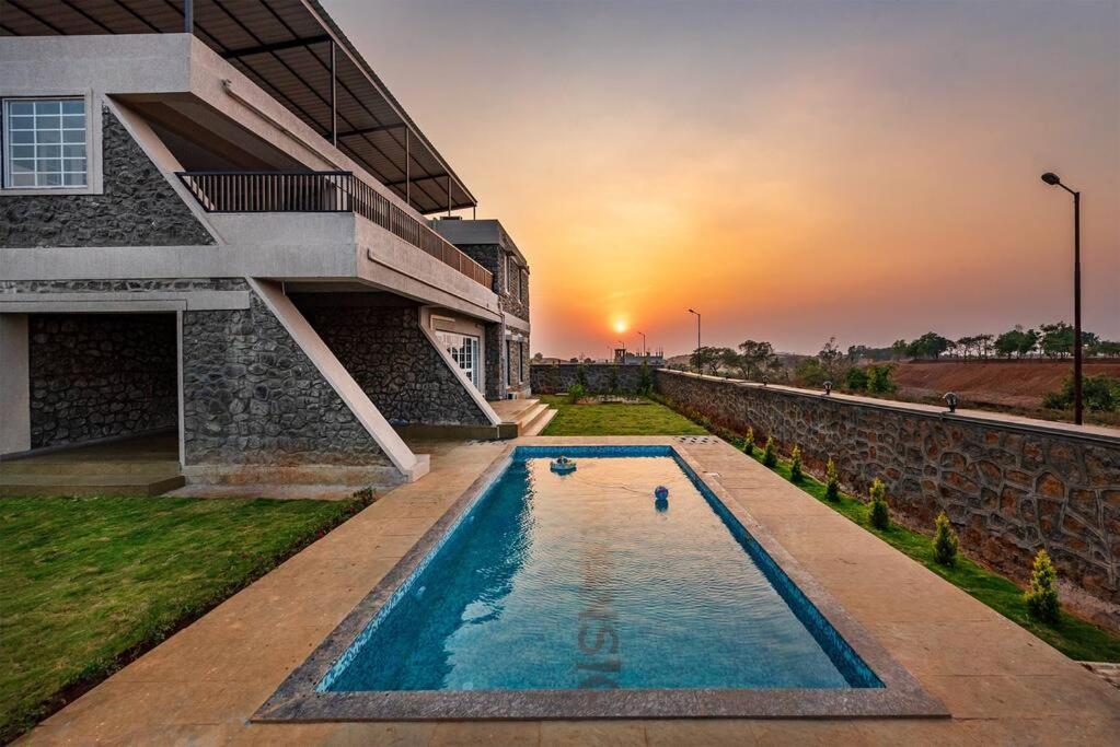 Stone Mansion By Phoenix Stays Igatpuri Exterior photo