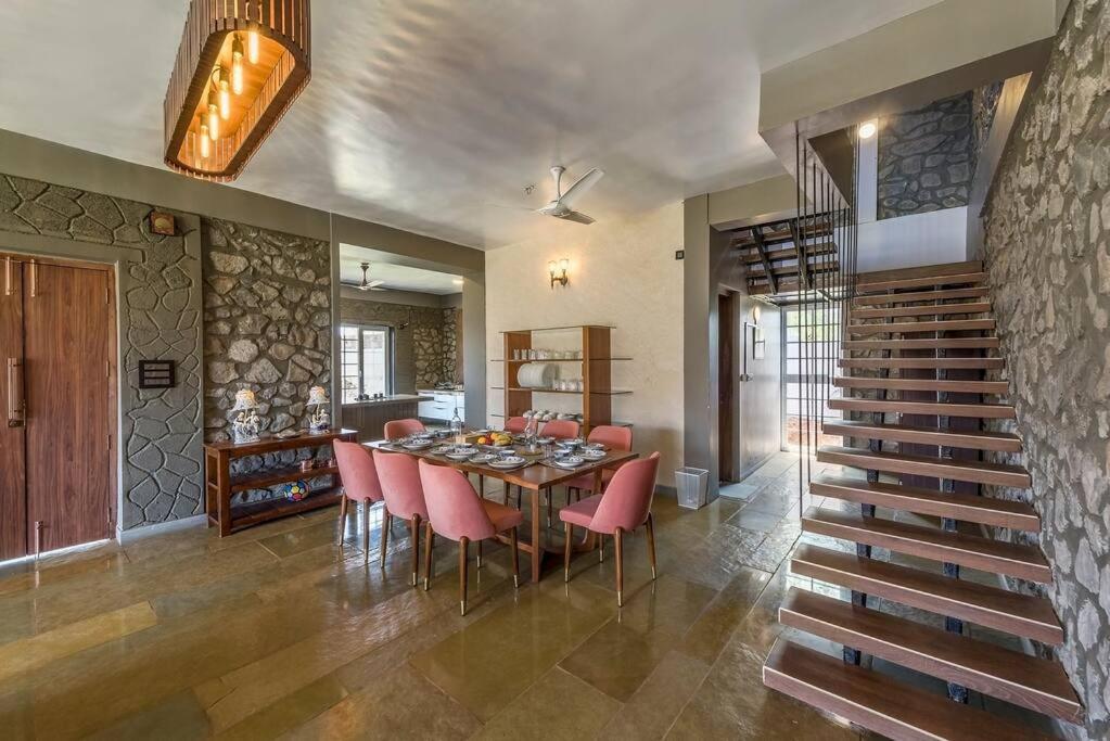 Stone Mansion By Phoenix Stays Igatpuri Exterior photo